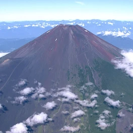 【静岡】富士山７合目で６７歳アメリカ人男性を救助　サンダル履きでテントに宿泊　低体温症と見られる　なお富士宮口は山開き前